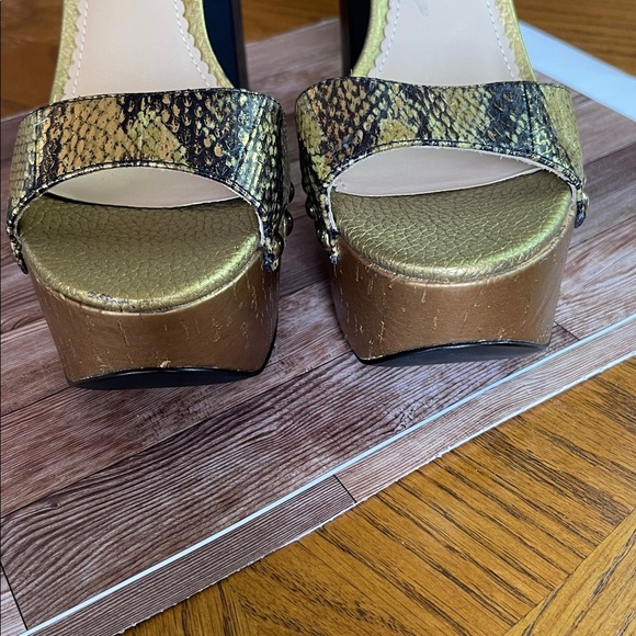 Ash Gold and Snake Pattern Platform Heels - Picture 10 of 11